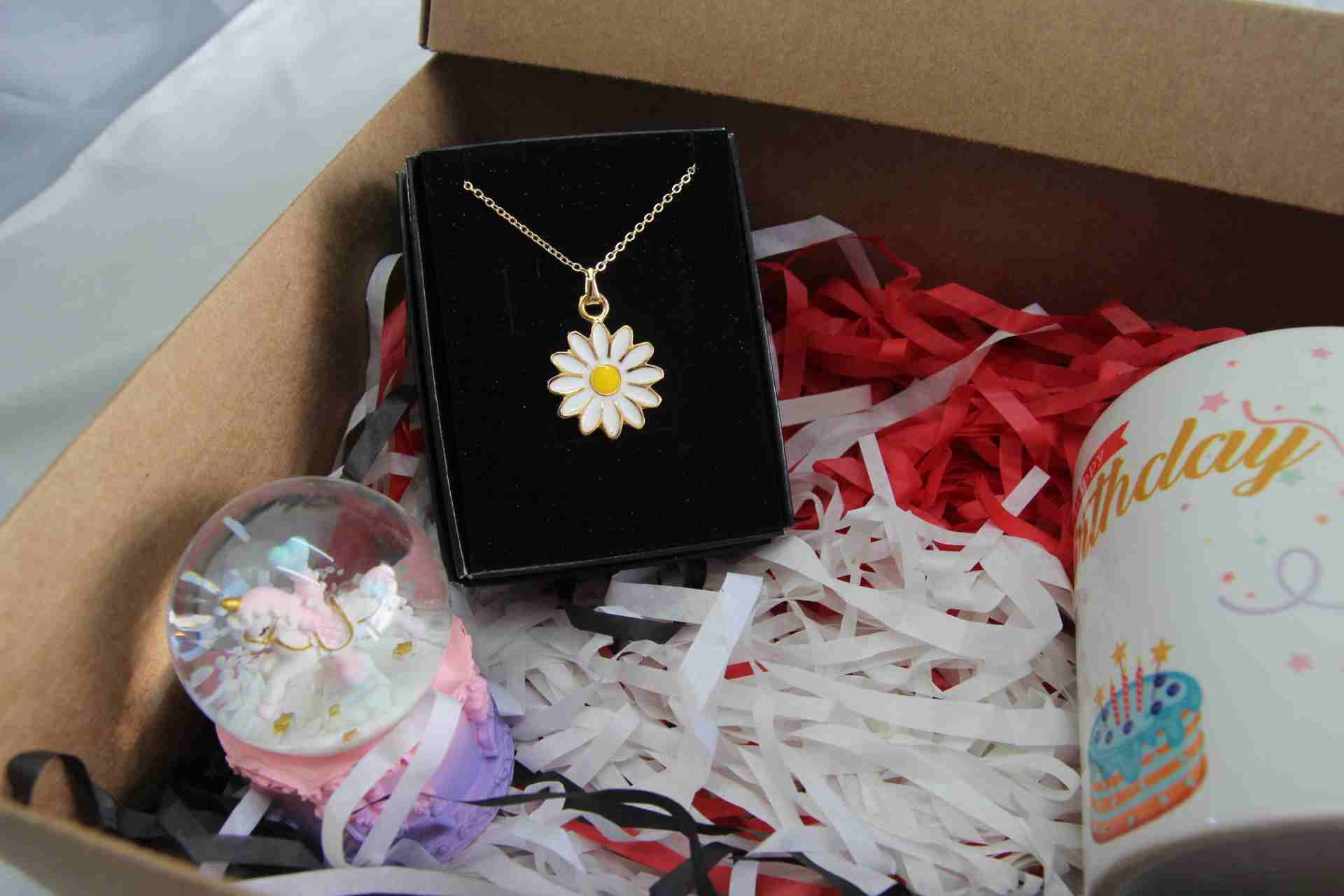 Home Özel Tasarım Kupa Bardak Minik İşıklı Unicorn Papatya Kolye Hediyelik Set