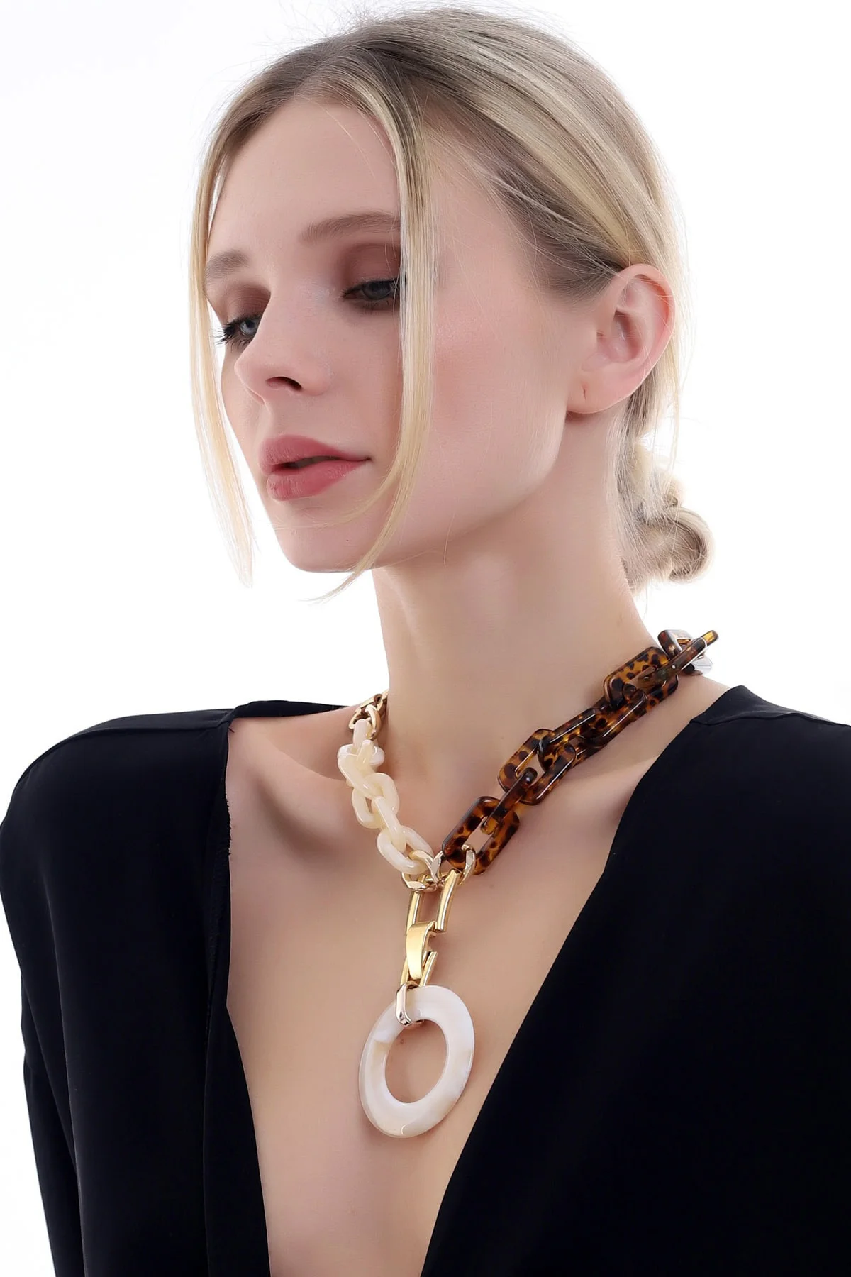 Özel Tasarım Leopar Desenli Zarif Ve Şık Halka Kolye