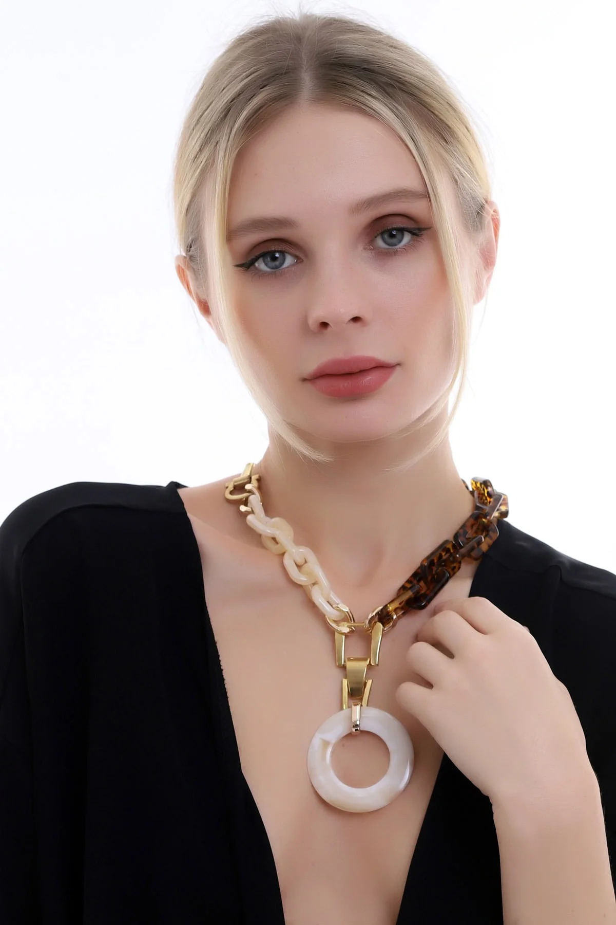 Özel Tasarım Leopar Desenli Zarif Ve Şık Halka Kolye