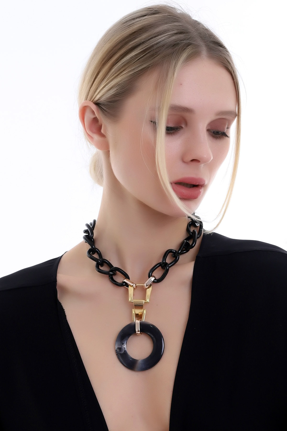 Özel Tasarım Mermer Desenli Halka Detaylı Zarif Halka Kolye