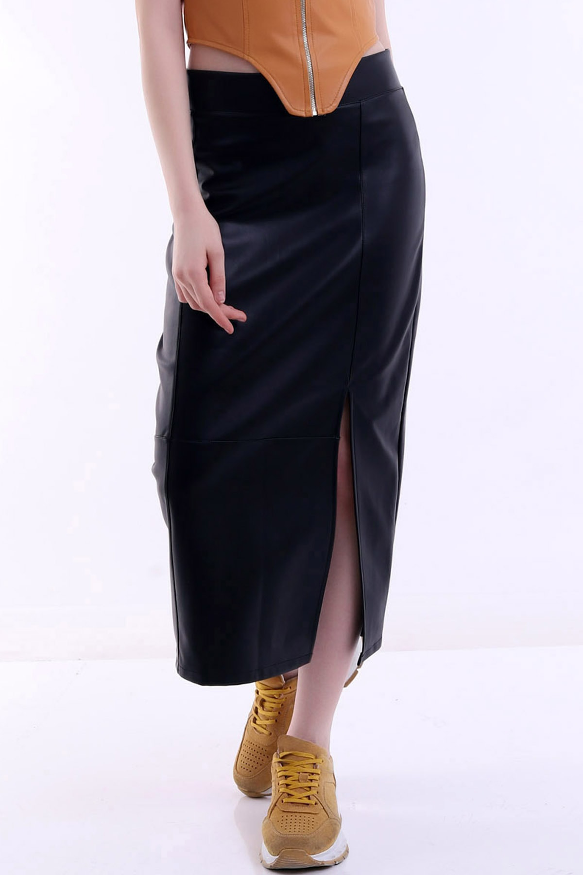 Dreamlike Özel Tasarım Yandan Yırtmaçlı Uzun Kalem Yumuşak Soft Deri Etek