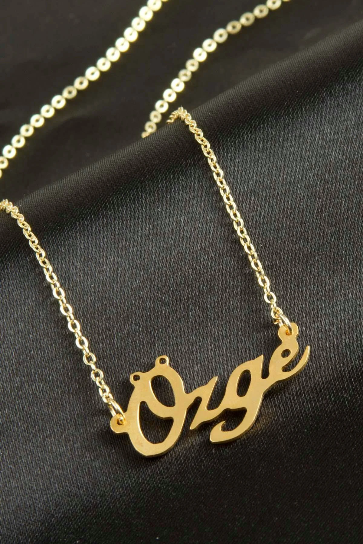 Özge isimli kolye (Kişiye Özel) Özge isimli kolye (Kişiye Özel)