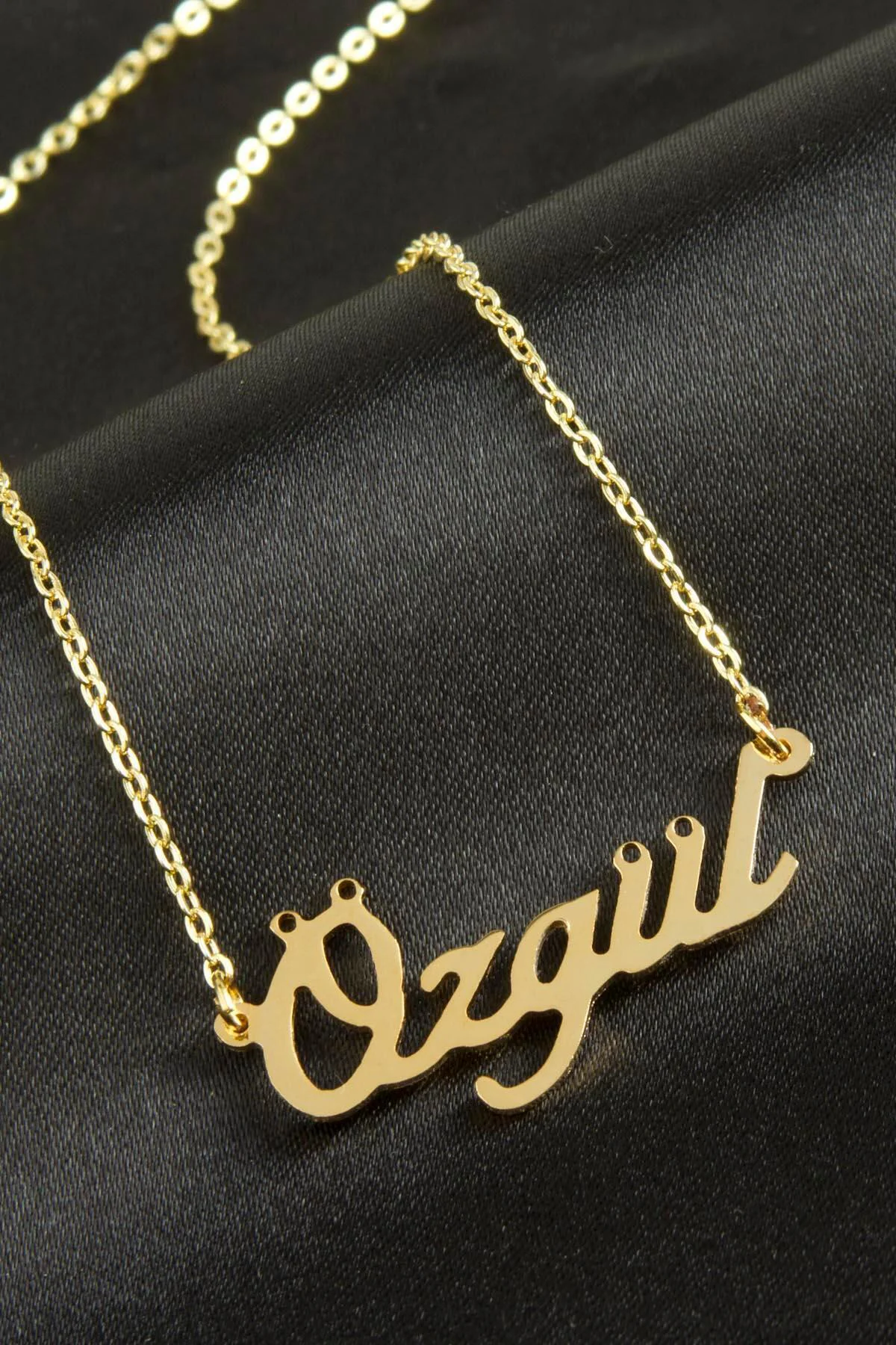 Özgül isimli kolye (Kişiye Özel) Özgül isimli kolye (Kişiye Özel)
