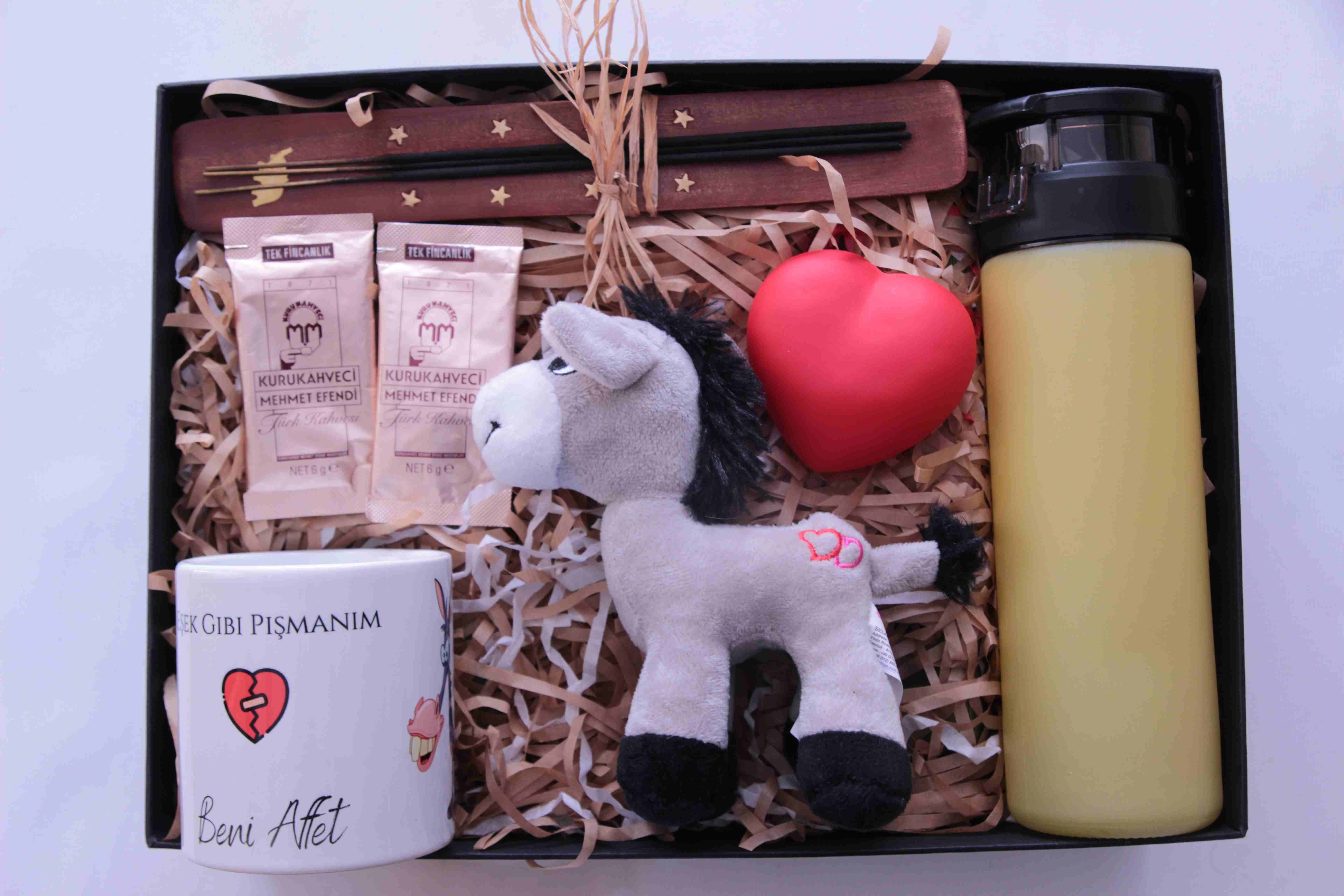 Home Özür Dilerim Hediyesi Eşşek Peluş Sarı Termos Kupa Tütsülük İşıklı Kalp Kahveler