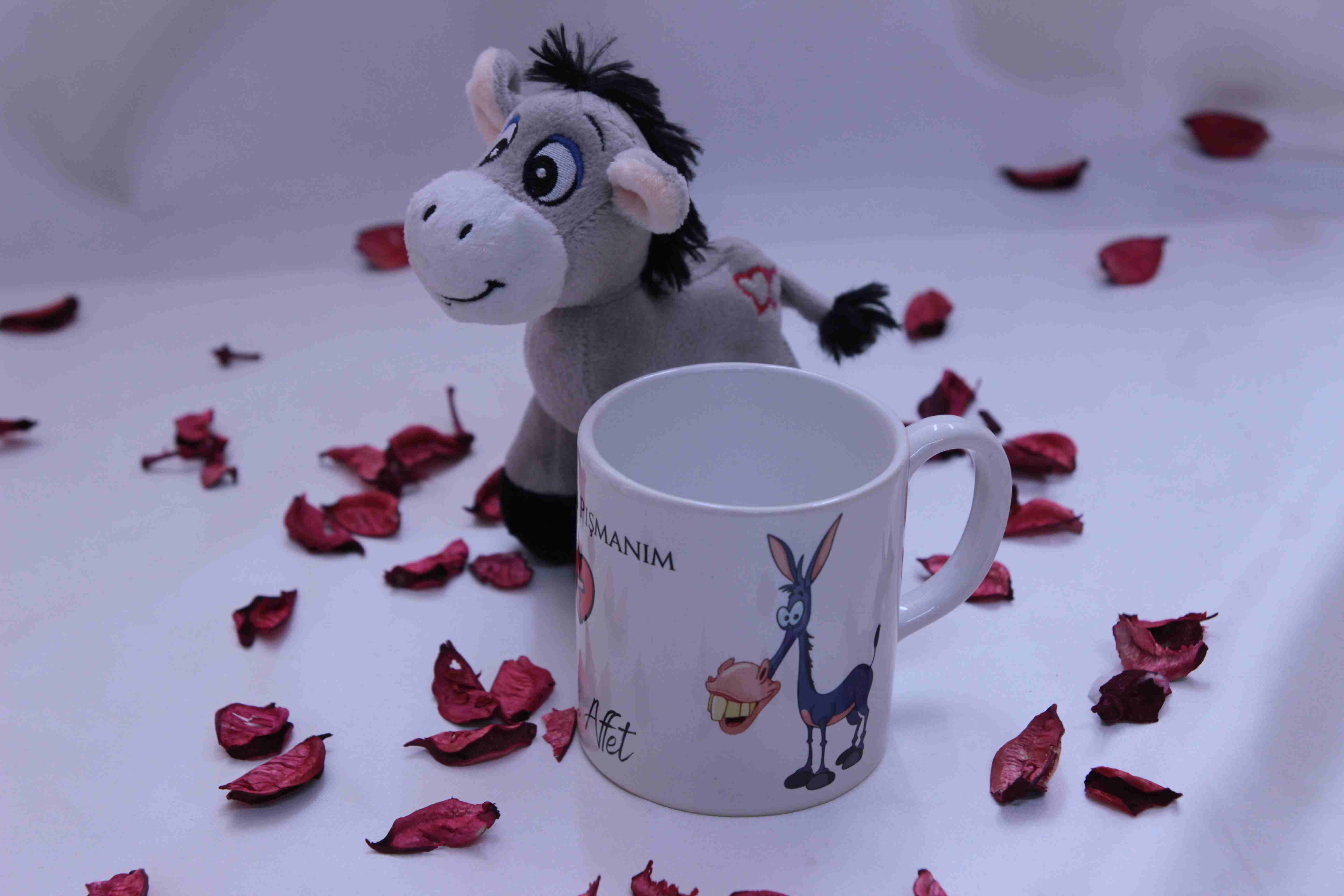 Home Özür Dilerim Hediyesi Eşşek Peluş Sarı Termos Kupa Tütsülük İşıklı Kalp Kahveler