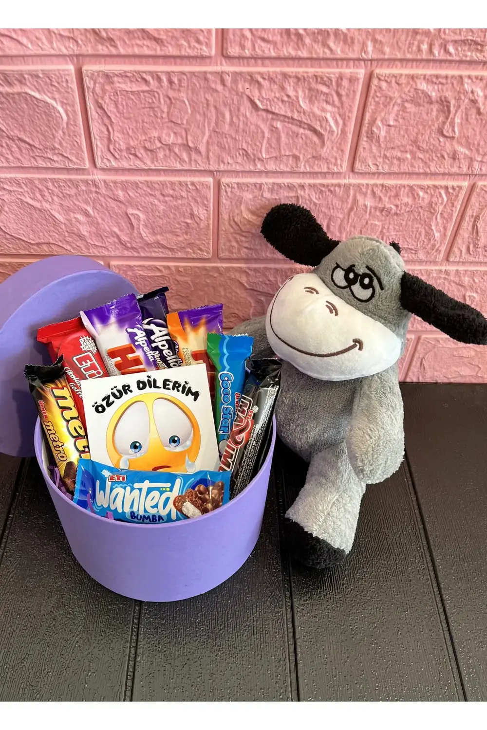 Özür Dilerim Hediyesi Tatlı Eşek Ve Mor Kutuda Çikolatalar