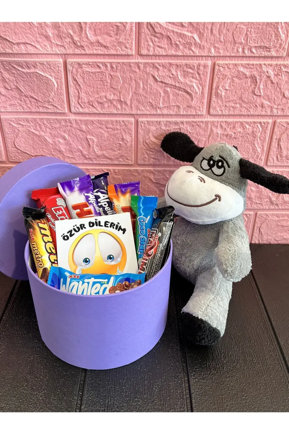 Özür Dilerim Hediyesi Tatlı Eşek Ve Mor Kutuda Çikolatalar