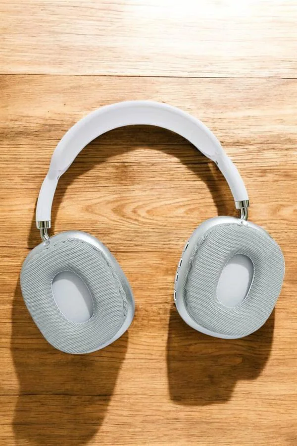 P9 Plus Kablosuz Kulak Üstü Bluetooth Kulaklık Beyaz Mikrofonlu K