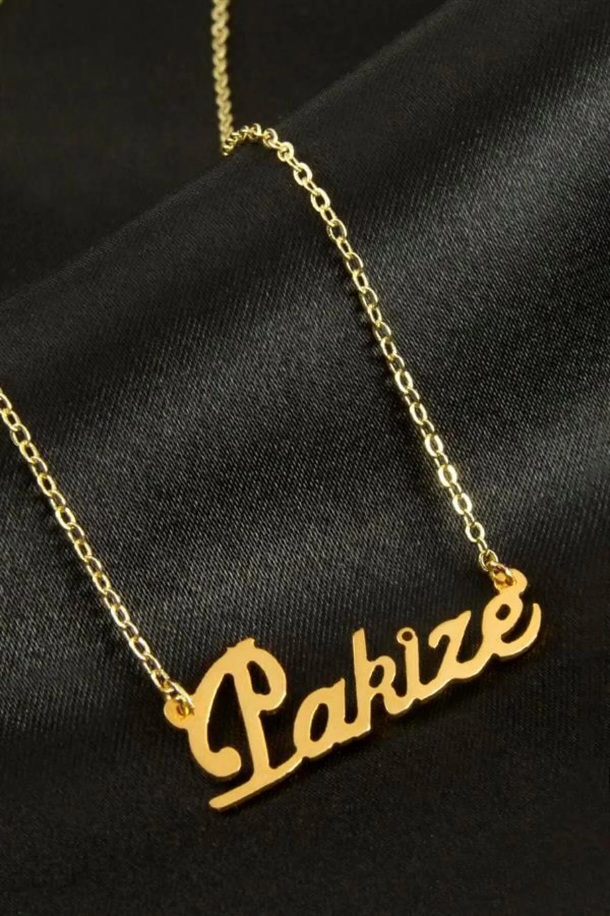 Pakize İsimli Kolye (Kişiye Özel)