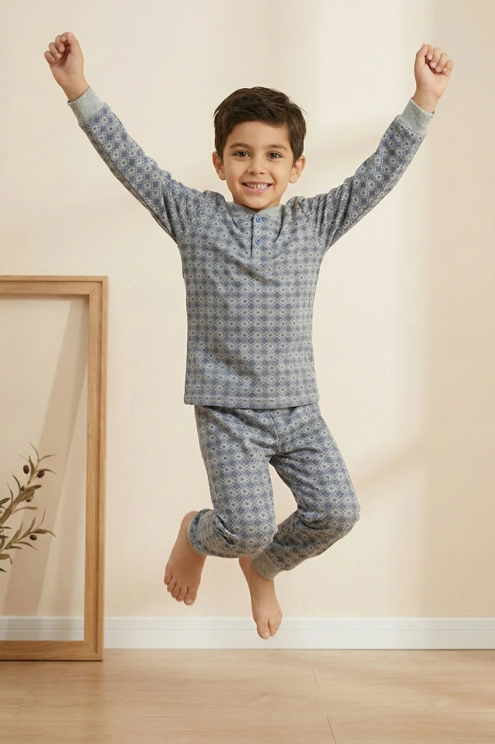 Pamuklu 2 iplik Şardonlu Manşetli Düğmeli Yaka Erkek Çocuk Pijama Takımı, Gri, 5-6 Yaş Fiyatı, Yorumları ve Özellikleri