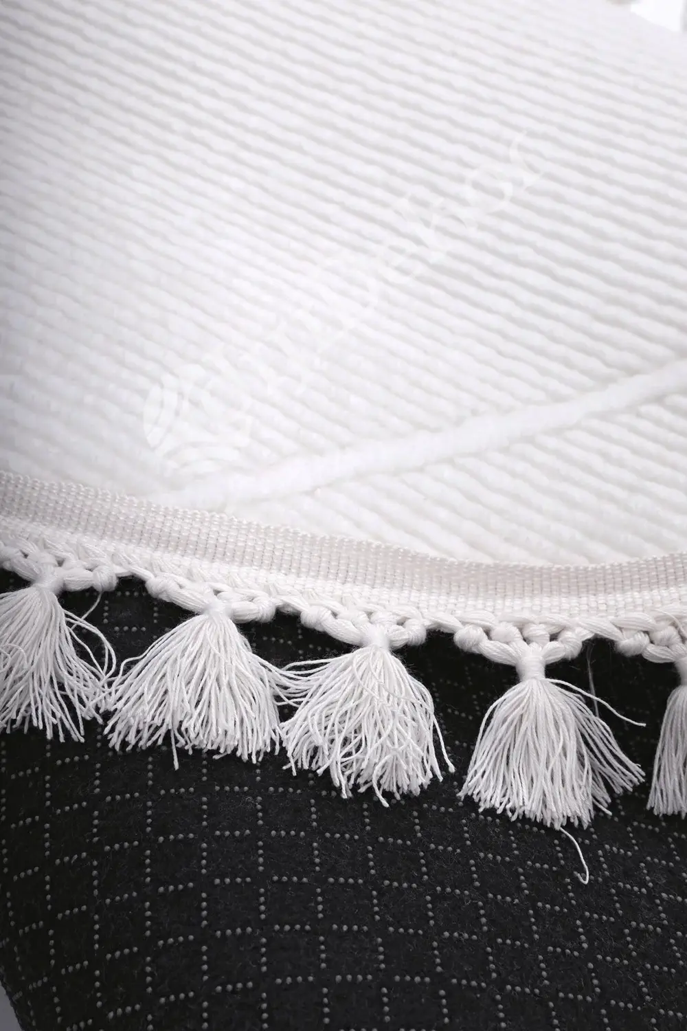 Pamuklu Beyaz Bohem Yuvarlak Saçaklı Banyo Halısı 80x80