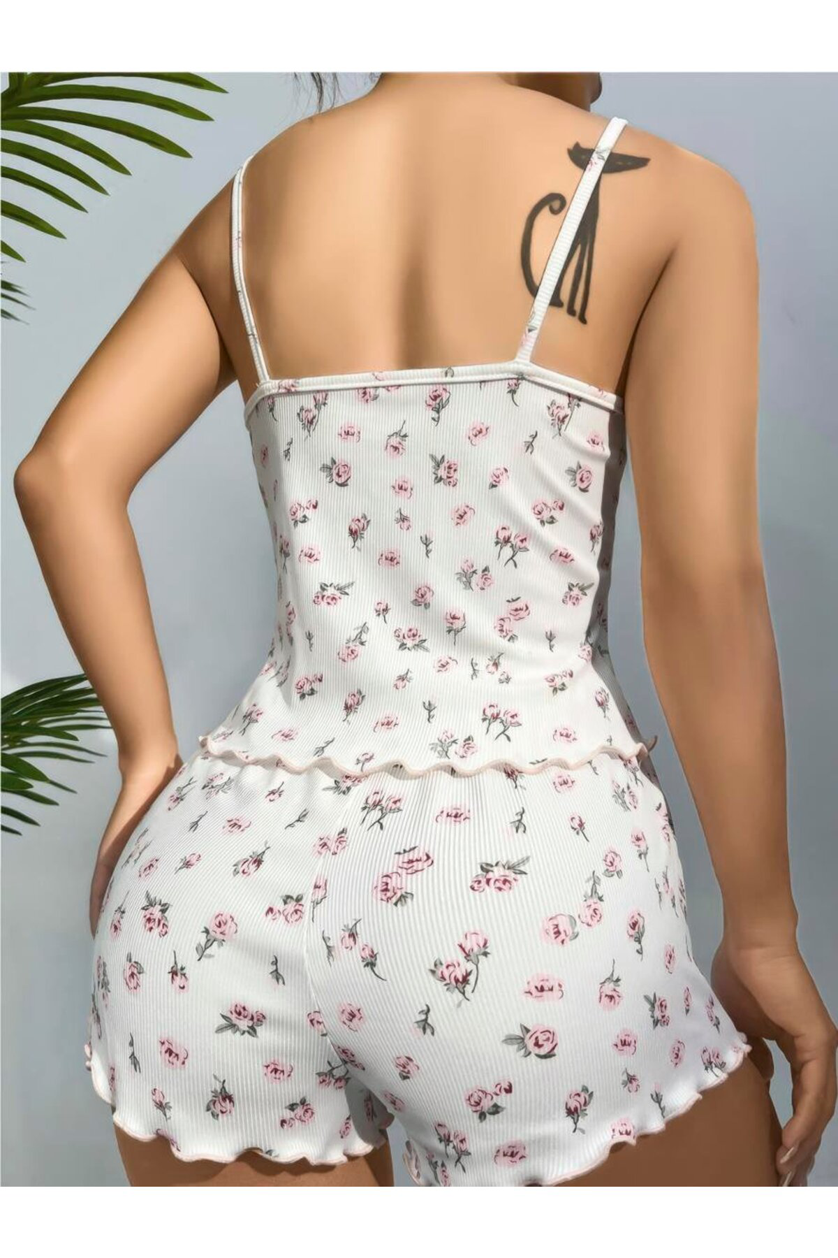 Aria's Closet Pamuklu Beyaz Üstüne Çiçek Desen Fitilli Askılı Şortlu Pijama Tak