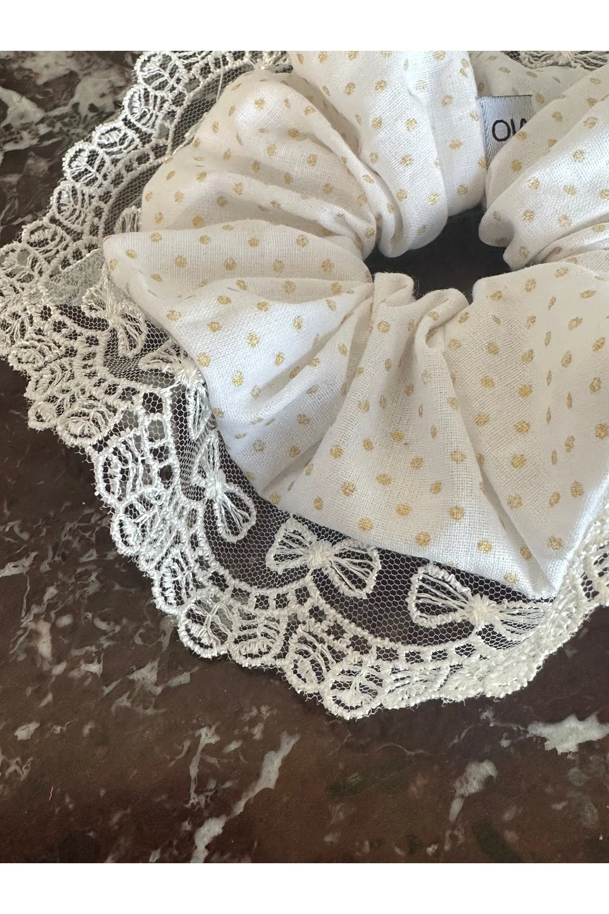 Pamuklu Gold Sim Puantiye Basklı Krem Fiyonk Dantel Scrunchie Lastik Toka