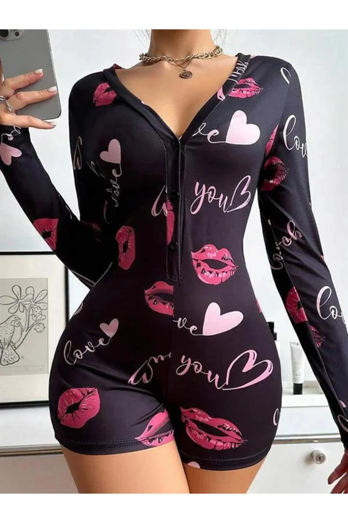 Pamuklu Kırmızı Öpücük ve Kalp Desenli Düğmeli Uzun Kol Tulum Pijama Fiyatı, Yorumları ve Özellikleri