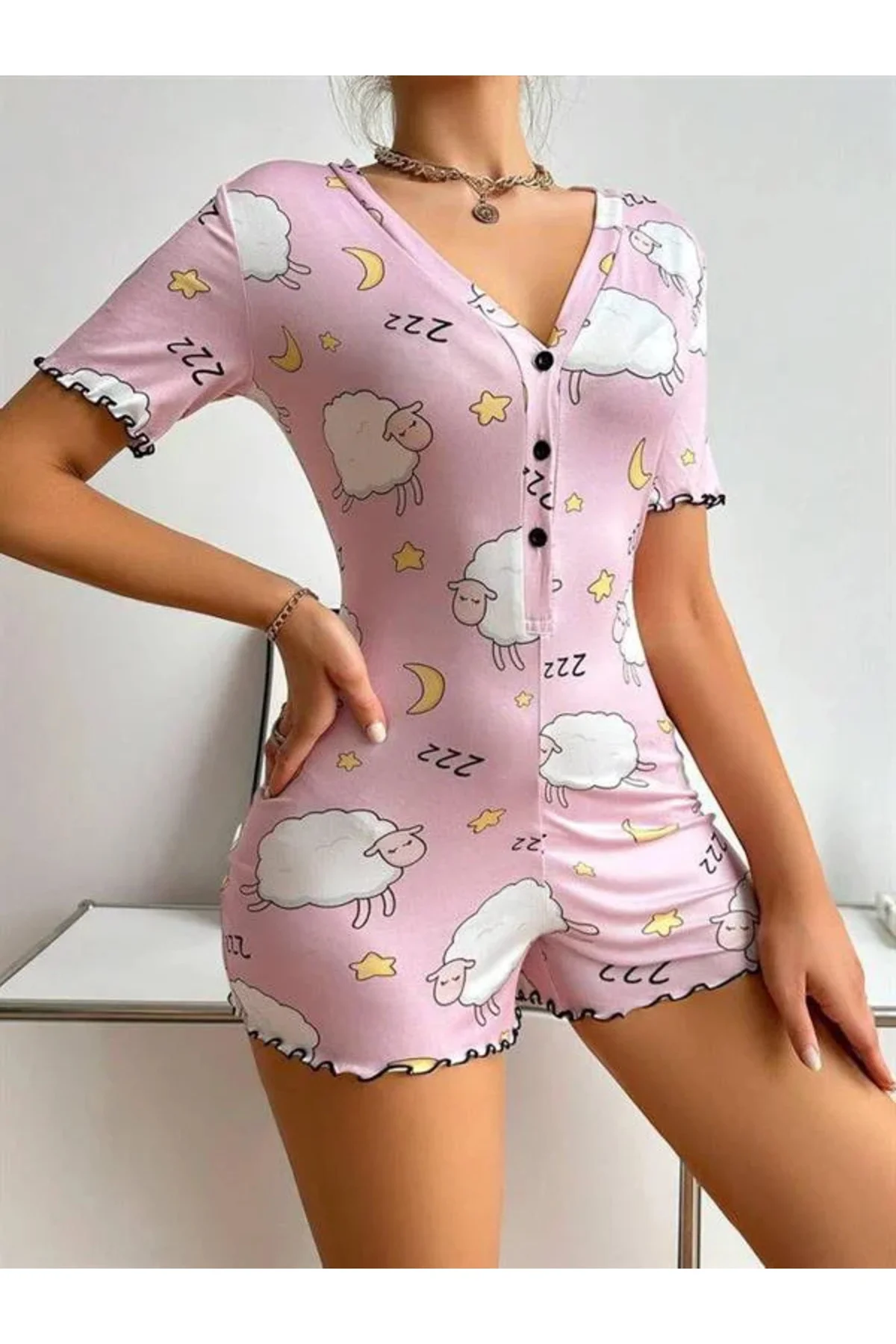 Pamuklu Pembe Kuzu Desenli Düğmeli Uzun Kol Tulum Pijama Fiyatı, Yorumları ve Özellikleri