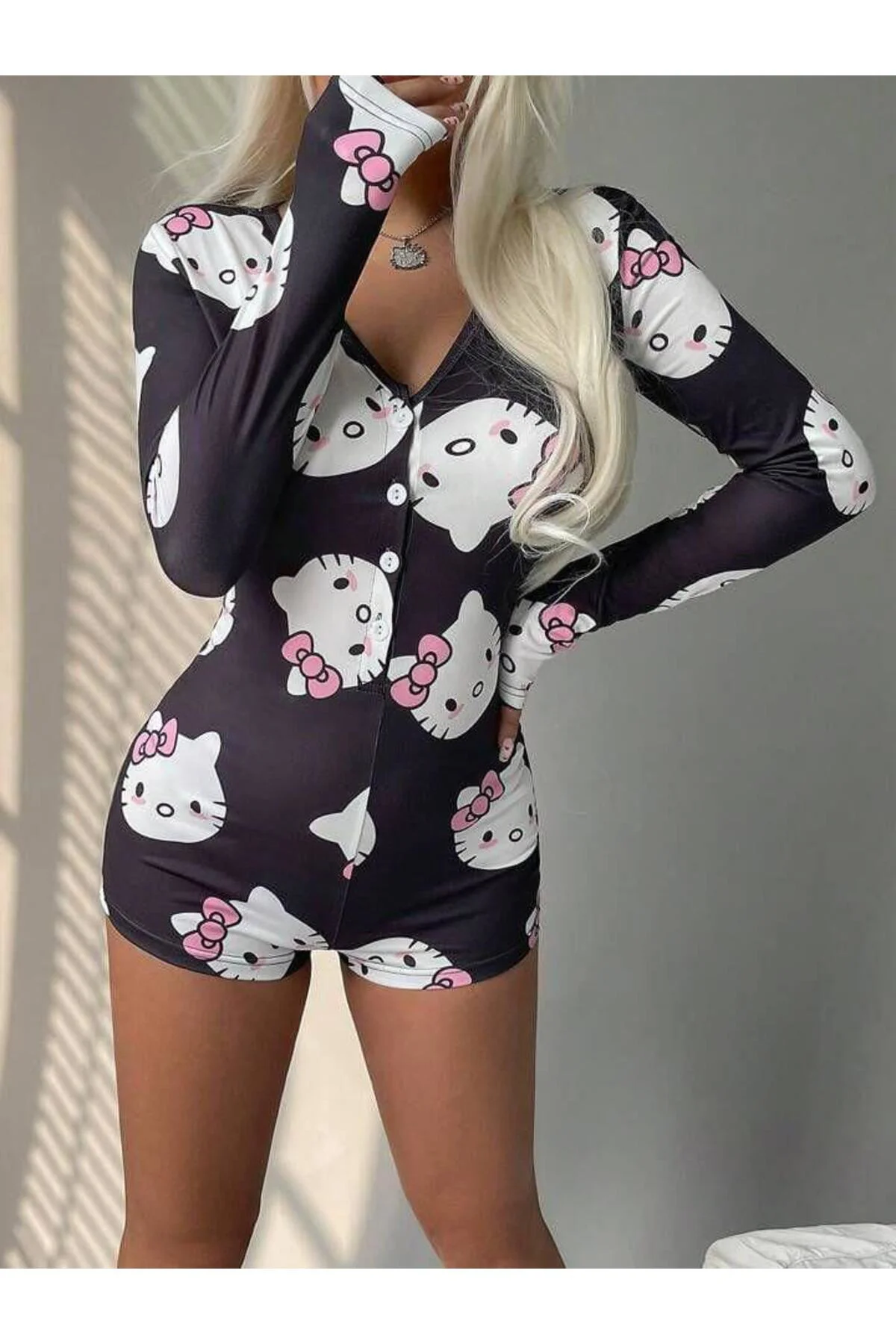 Pamuklu Siyah Hello Kitty Desenli Düğmeli Uzun Kol Tulum Pijama Ava Fiyatı, Yorumları ve Özellikleri