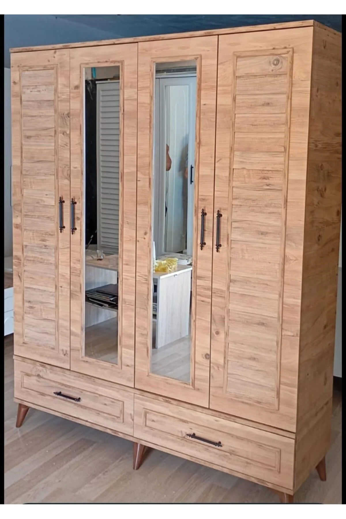 PANJUR CEVİZ 4 KAPILI DOLAP Fiyatı, Yorumları ve Özellikleri