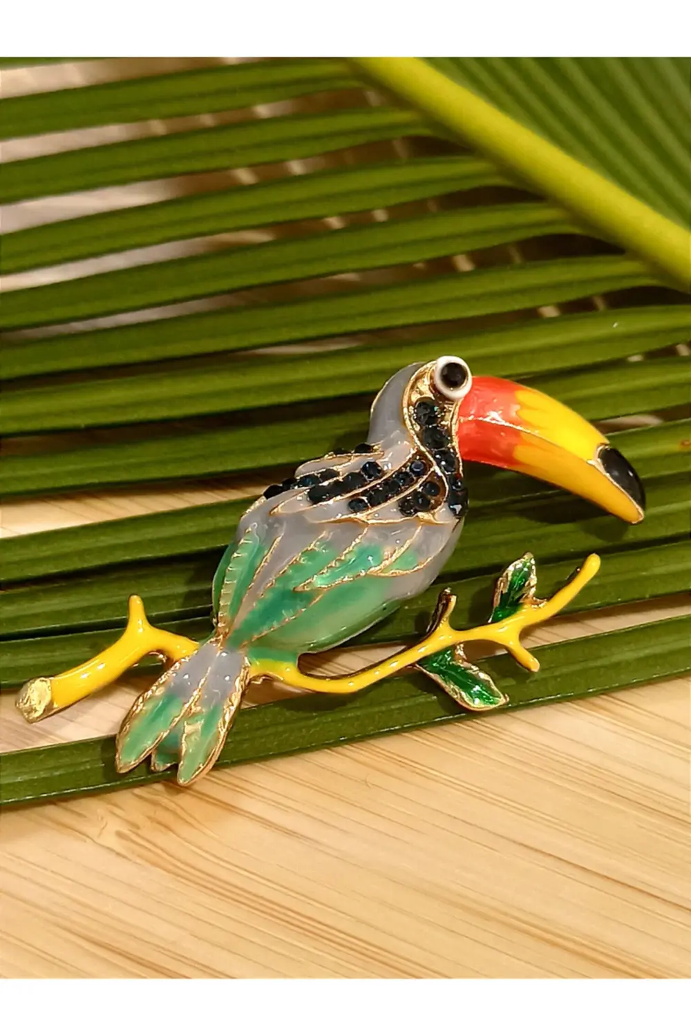 Papağan Figürlü Broş