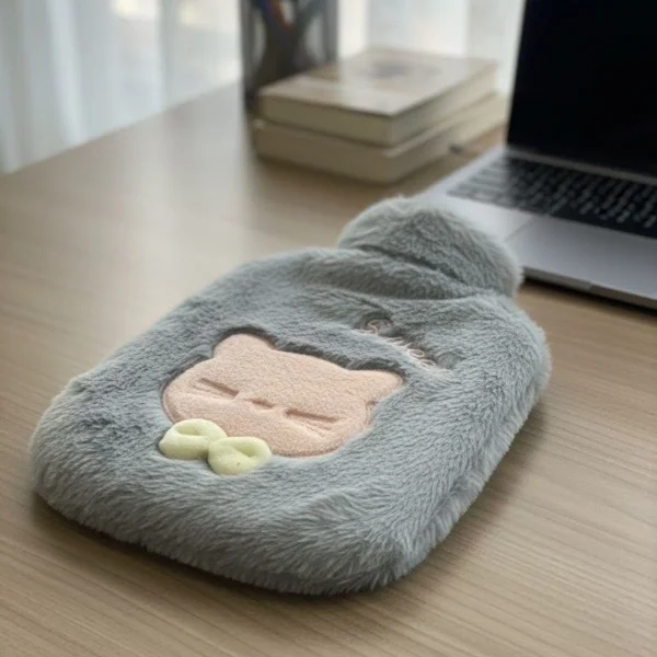 Papyonlu Kedi Figürlü Mavi Peluş Sıcak Su Torbası 1 Litre Papyonlu Kedi Figürlü Mavi Peluş Sıcak Su Torbası 1 Litre