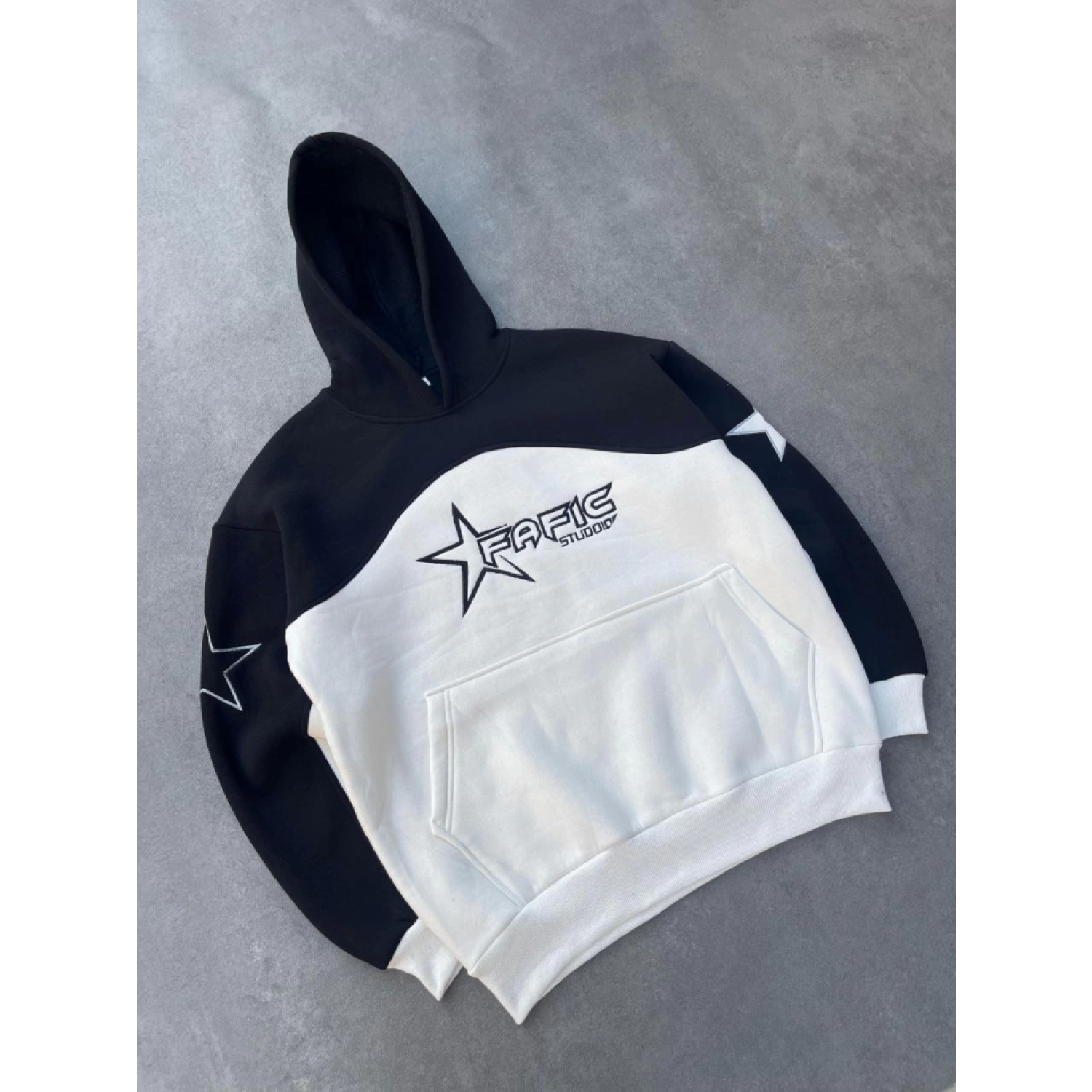 Parçalı Nakış İşlemelı Kapşonlu SweatShirt - Siyah