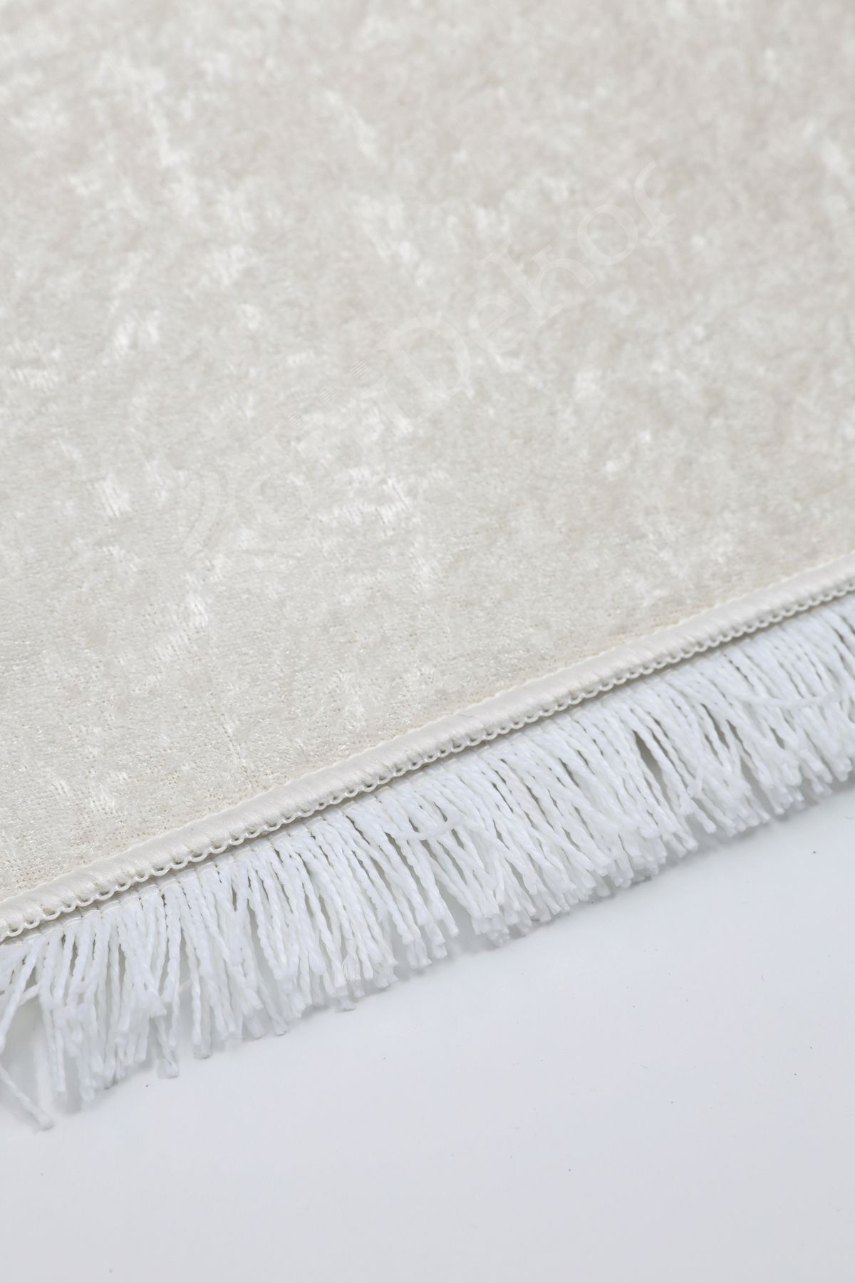 Parıltılı Saçaklı Halı Açık Krem Silinebilir 60x800