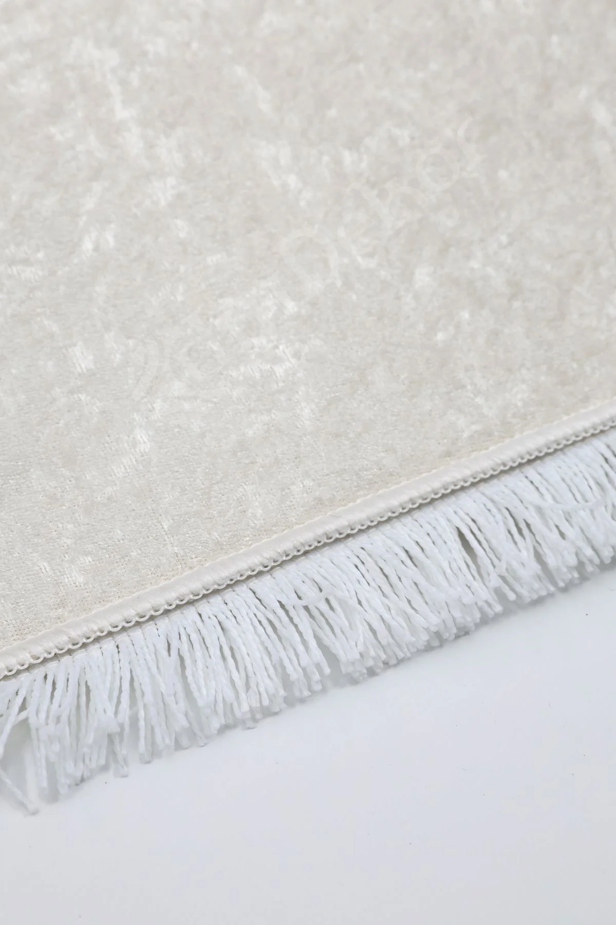 Parıltılı Saçaklı Halı Açık Krem Silinebilir 120x150 Parıltılı Saçaklı Halı Açık Krem Silinebilir 120x150