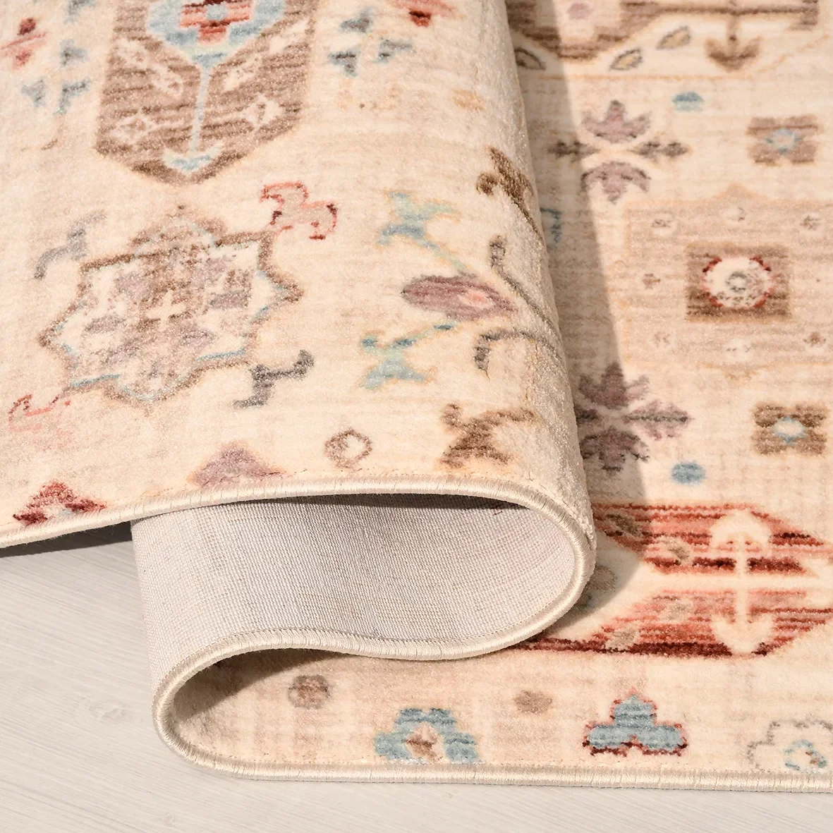 Parma Model Oturma Odası Halısı – 480.000 İlmek Sıklığı, 6 mm Hav Yüksekliği, Degrade Polyester Fiyatı, Yorumları ve Özellikleri