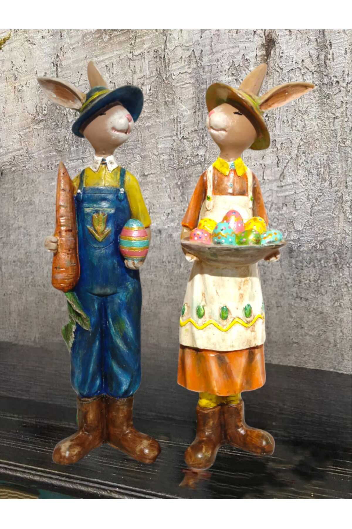 Paskalya Çiftçi Tavşan Ailesi Dekoratif Polyester Biblo