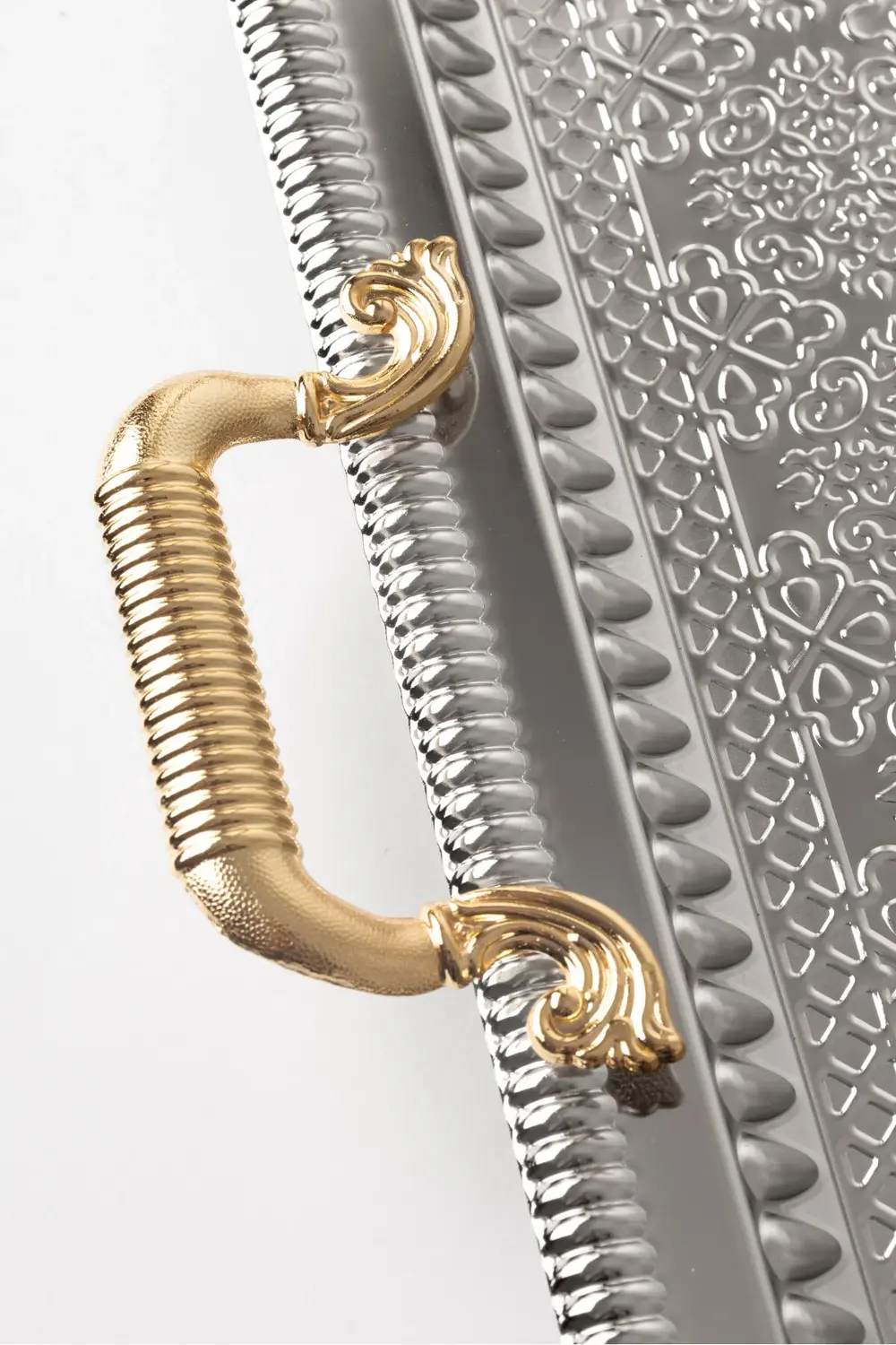 Paslanmaz Çelik 60x40 cm Gümüş Tepsi – Zarif Desenli Servis ve Su