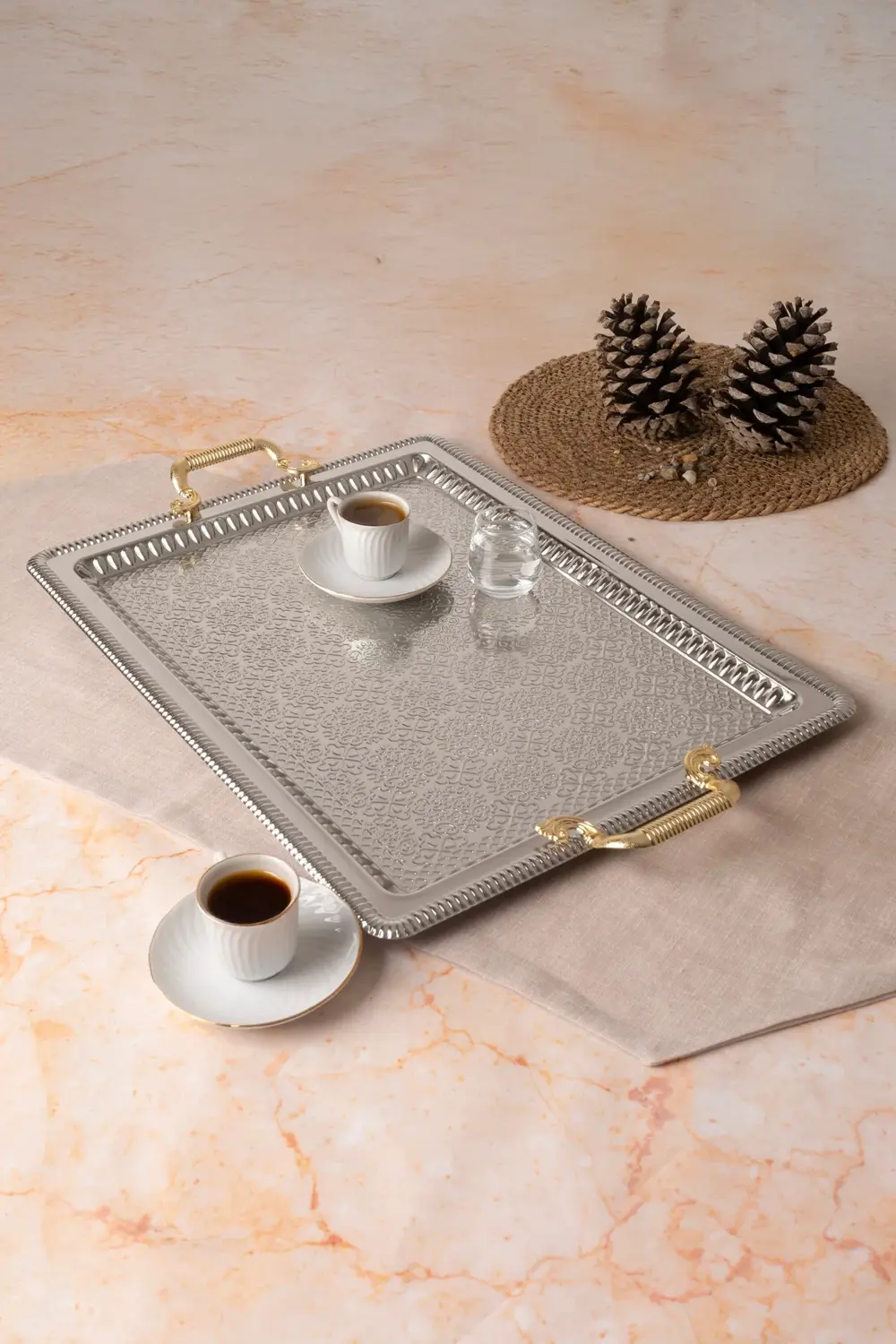 Paslanmaz Çelik 60x40 cm Gümüş Tepsi – Zarif Desenli Servis ve Su