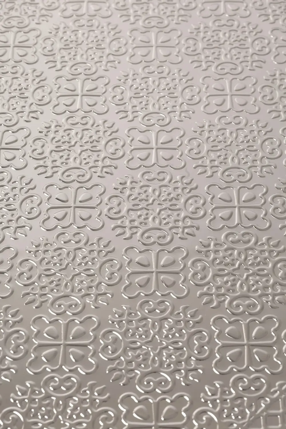 Paslanmaz Çelik 60x40 cm Gümüş Tepsi – Zarif Desenli Servis ve Su