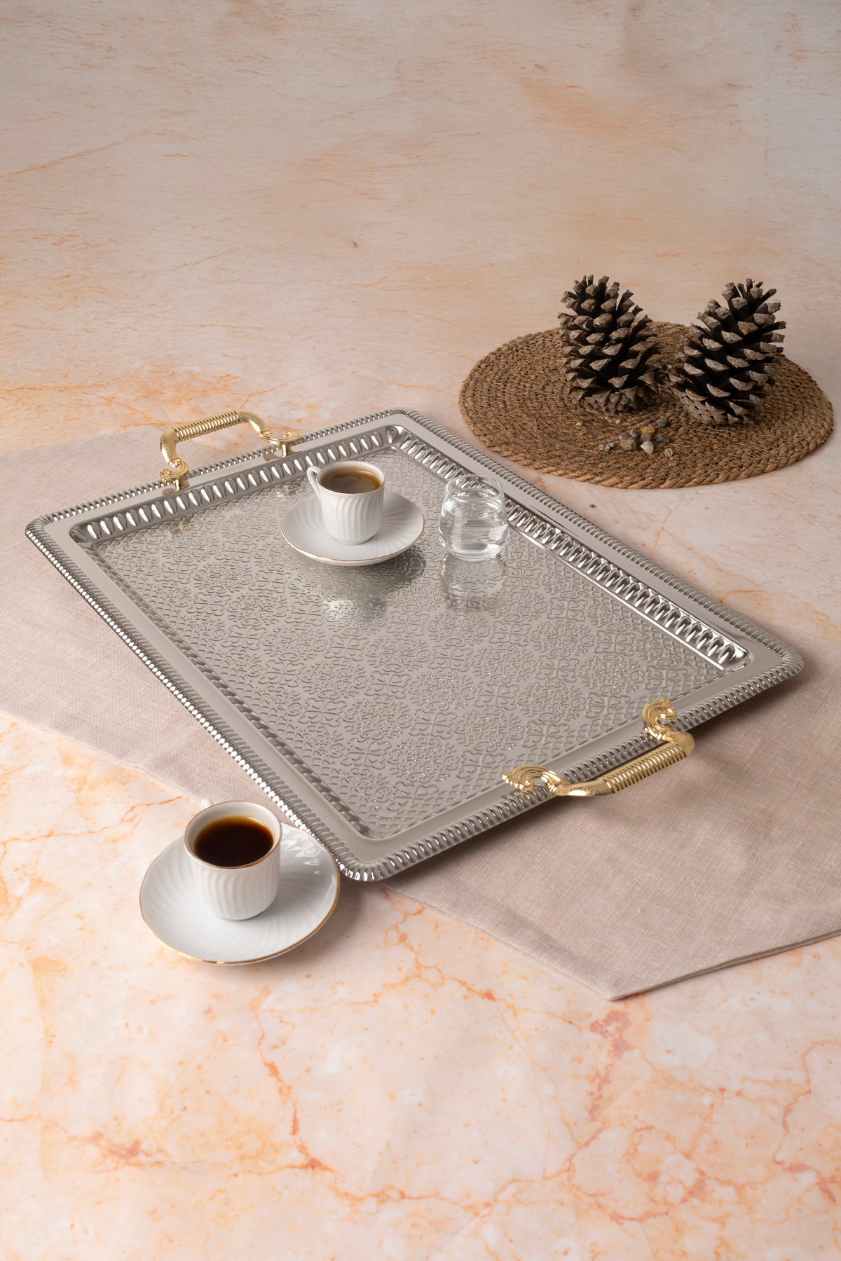Paslanmaz Çelik 60x40 cm Gümüş Tepsi – Zarif Desenli Servis ve Su