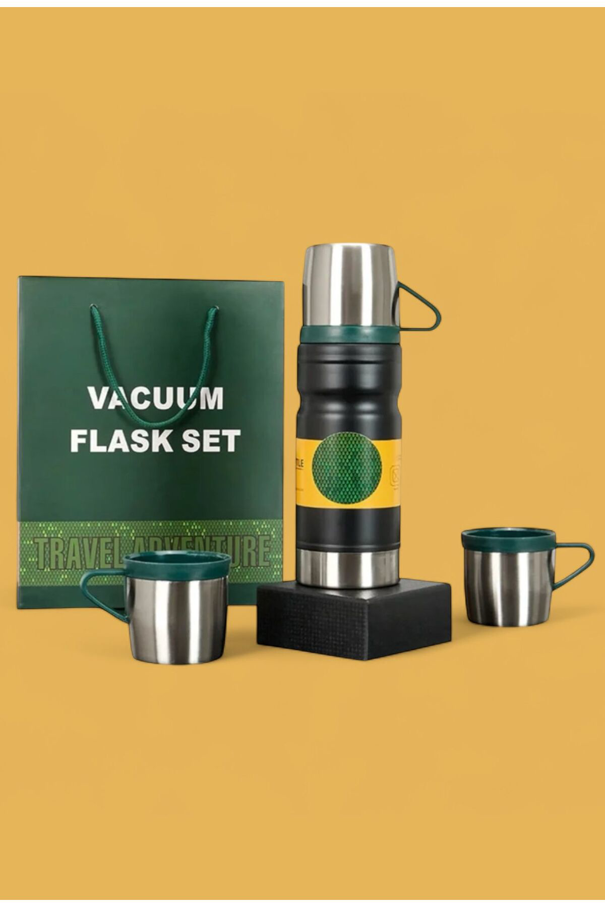 Paslanmaz Çelik 680 Ml Vakumlu Termos Seti – 3’lü Çelik Bardaklı Paslanmaz Çelik 680 Ml Vakumlu Termos Seti – 3’lü Çelik Bardaklı