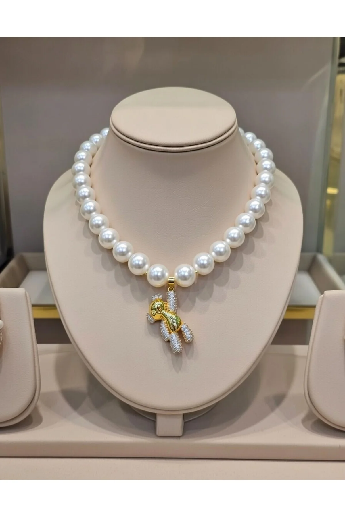 Paslanmaz Çelik Gold İncili Figürlü Kolye