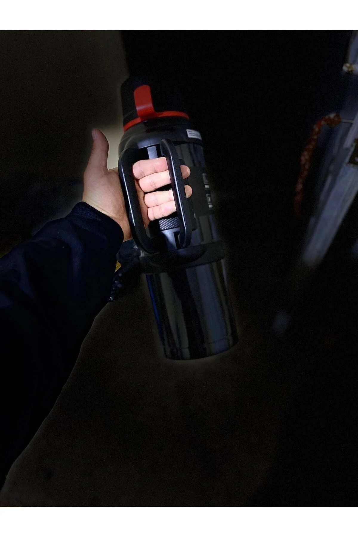 Paslanmaz çelik siyah termos 4 litre kutulu 48 saat yalıtım süresi gıda temasına uygun