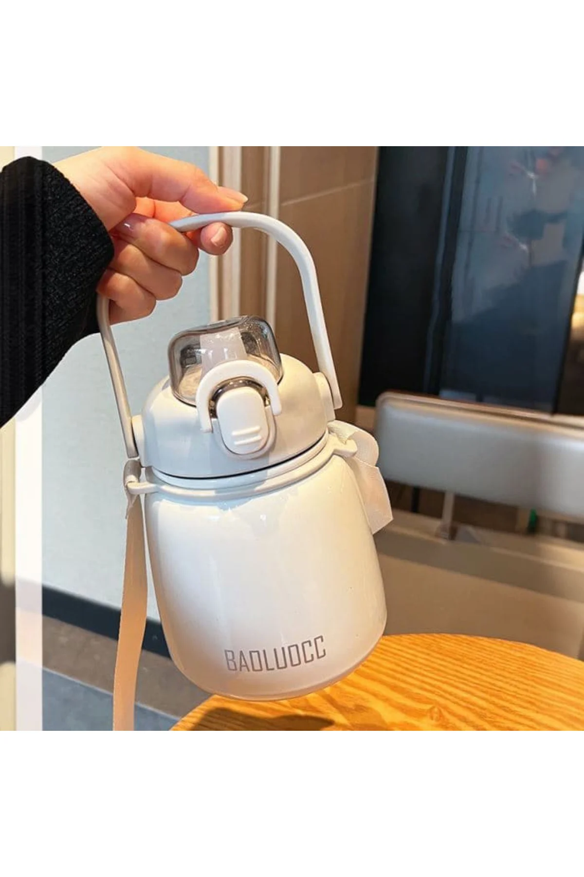 Paslanmaz Çelik Tombul Su Matarası - 650ml - Askılı ve Pipetli Çe