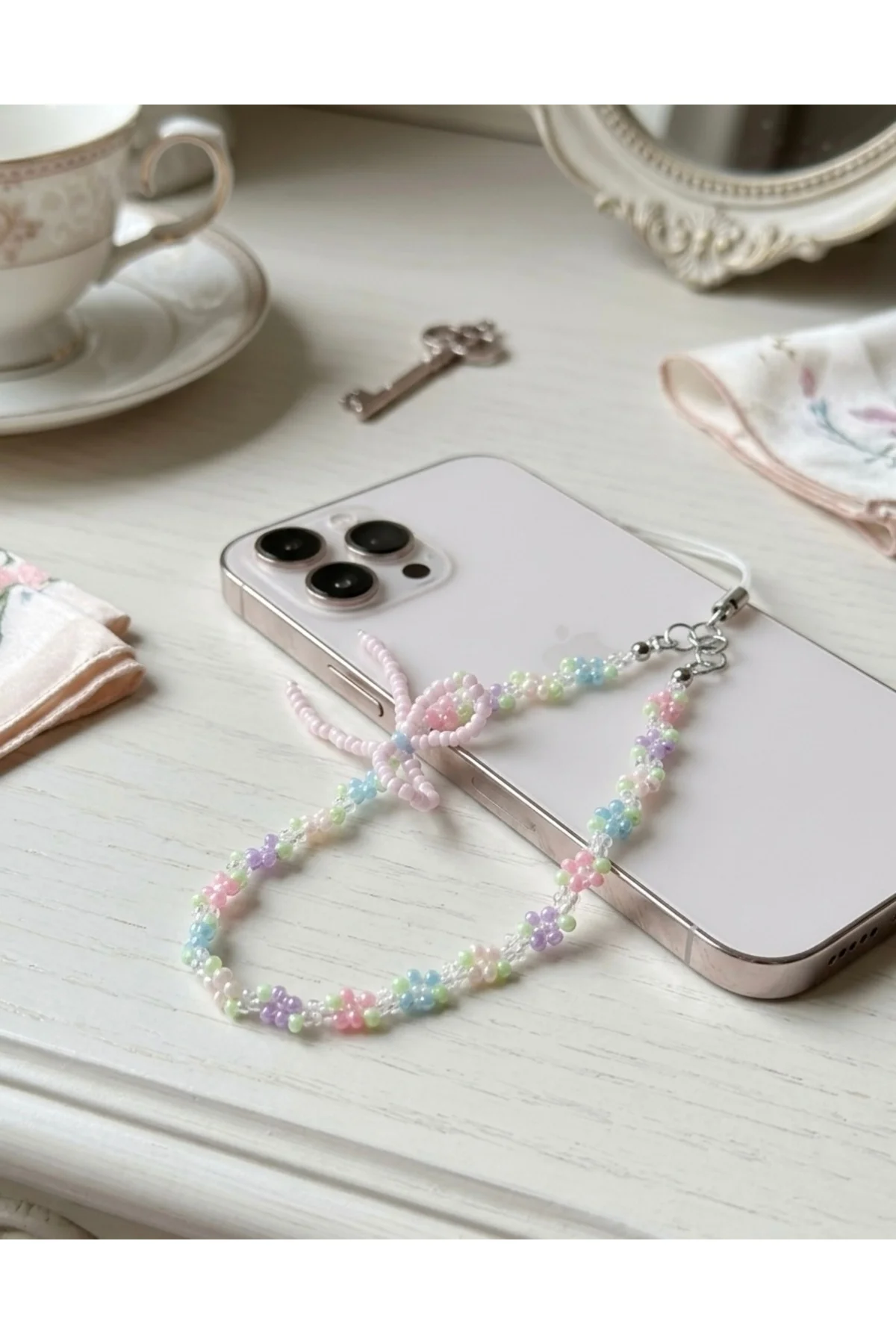 Pastel Çiçekli Ve Fiyonklu Boncuklu Telefon Süsü Holder Charm