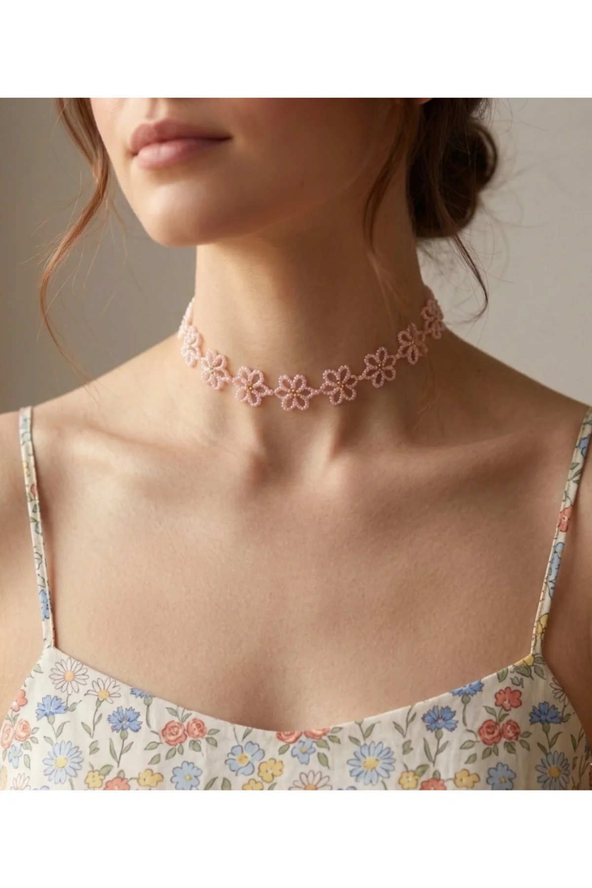 Pastel Pembe Boncuklu Papatya Choker Kolye