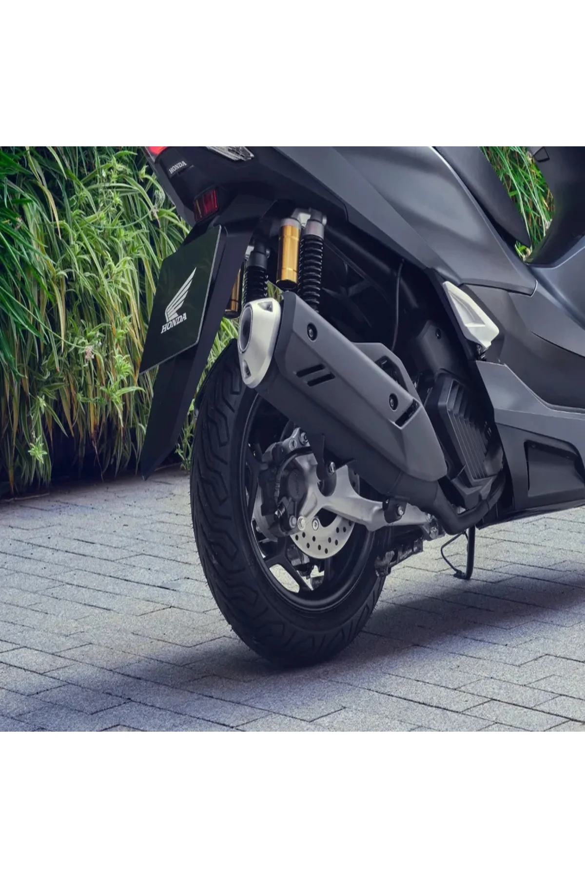 Pcx 125 2021 ve Sonrası LMAR8L-9 Orjinal Ngk Buji Pcx 125 2021 ve Sonrası LMAR8L-9 Orjinal Ngk Buji