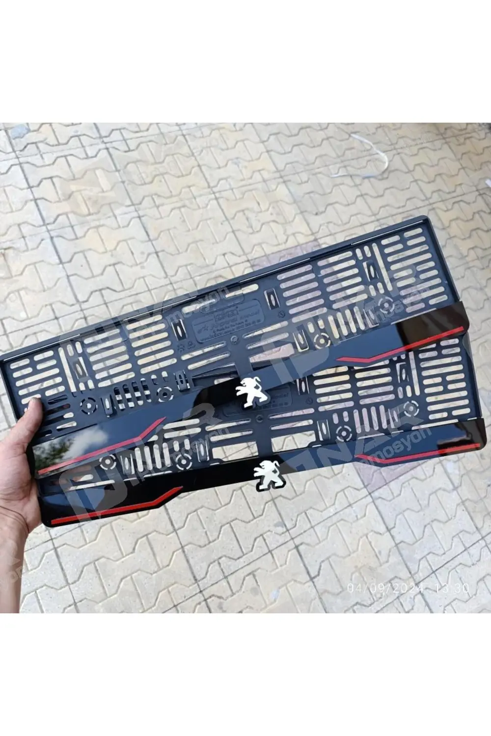 pejo uyumlu Logolu Tüm Araçlarla Uyumlu Pleksi Plakalık 2 Adet 1 