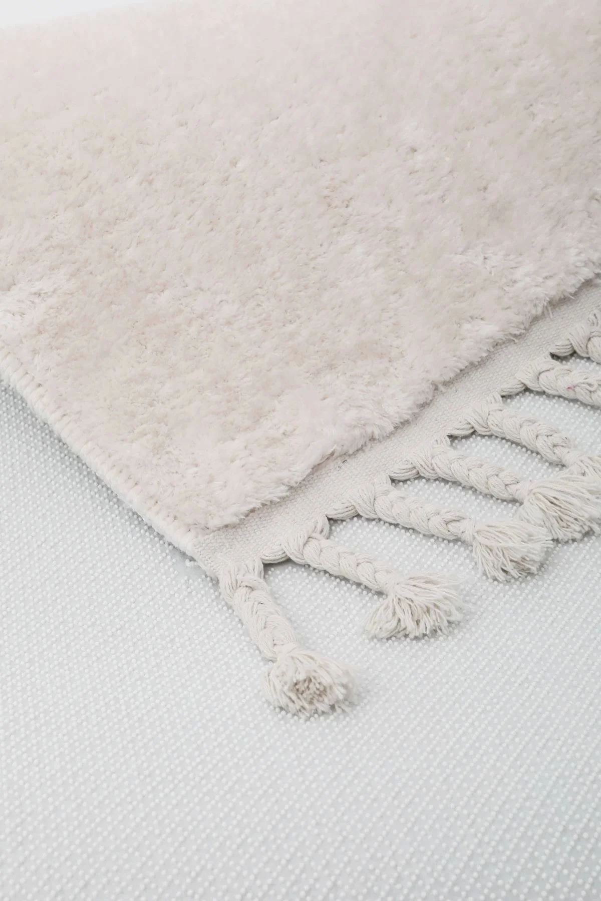 Peluş Halı Açık Vizon Cool Saçaklı Post Kesme Yolluk Kilim Salon Halısı Modelleri