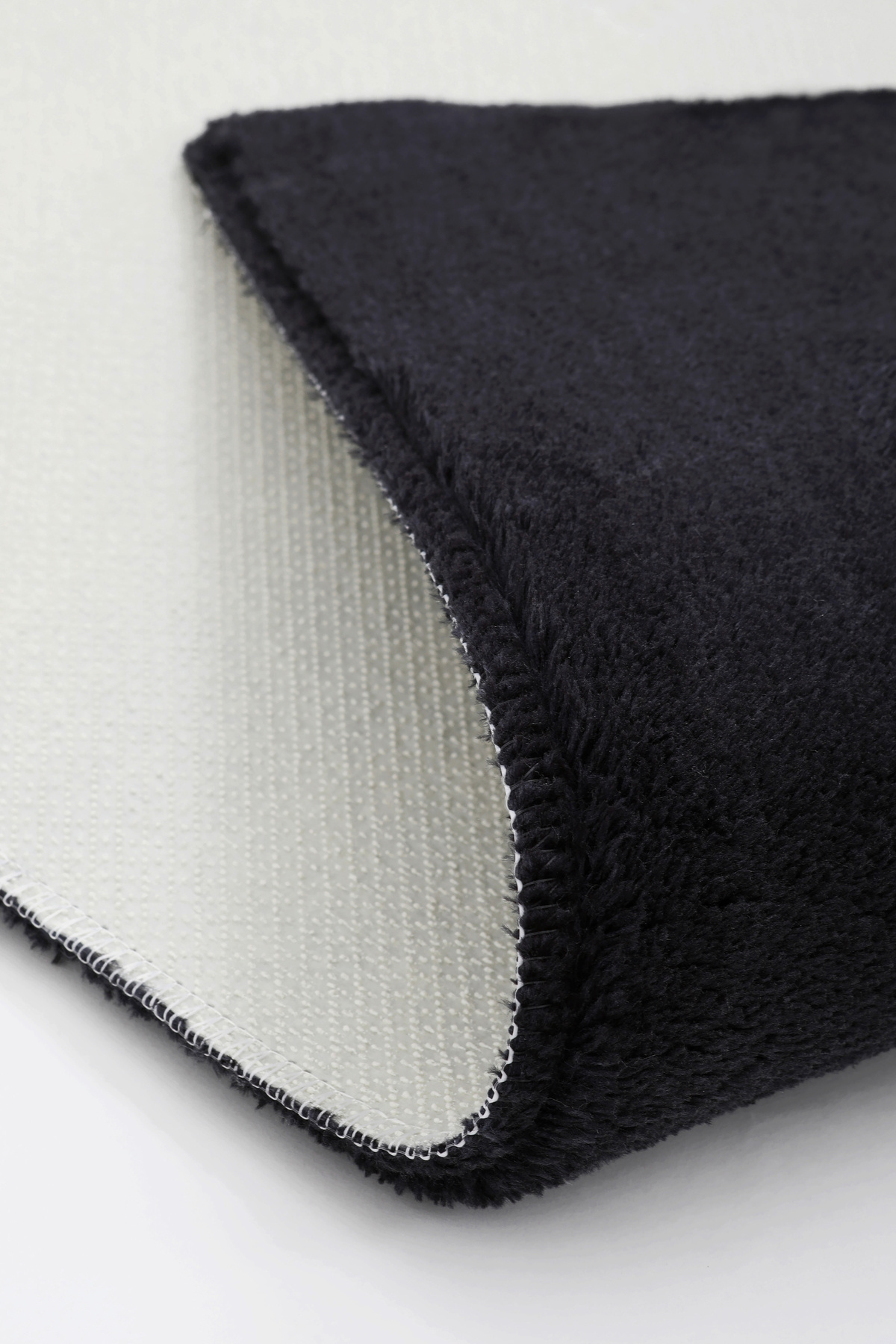 PELUŞ HALI SİYAH RENK Yıkanabilir Kaymaz Kesme HALI Yolluk 60x650