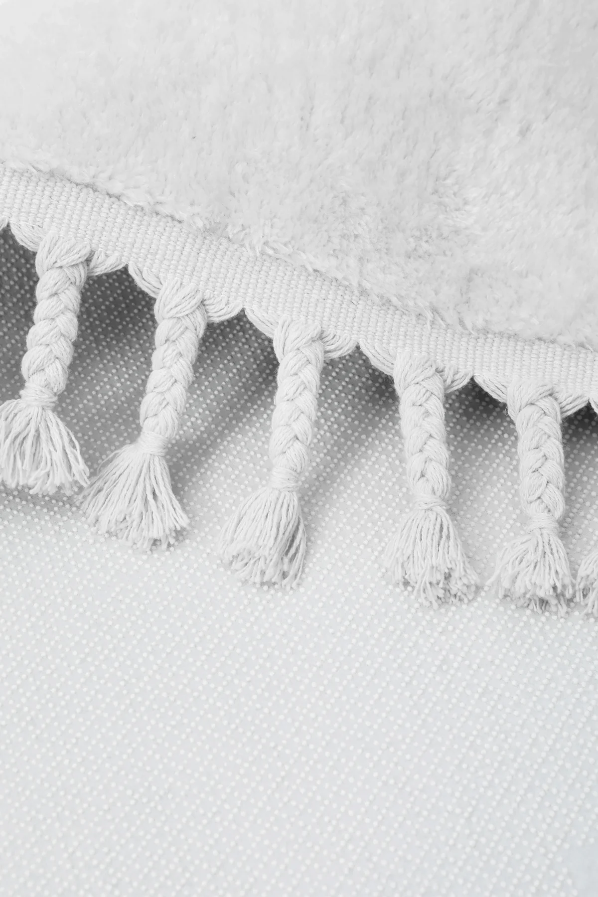 PELUŞ Oval Saçaklı HALI BEYAZ RENK Silinebilir 60x900 - Görsel 4