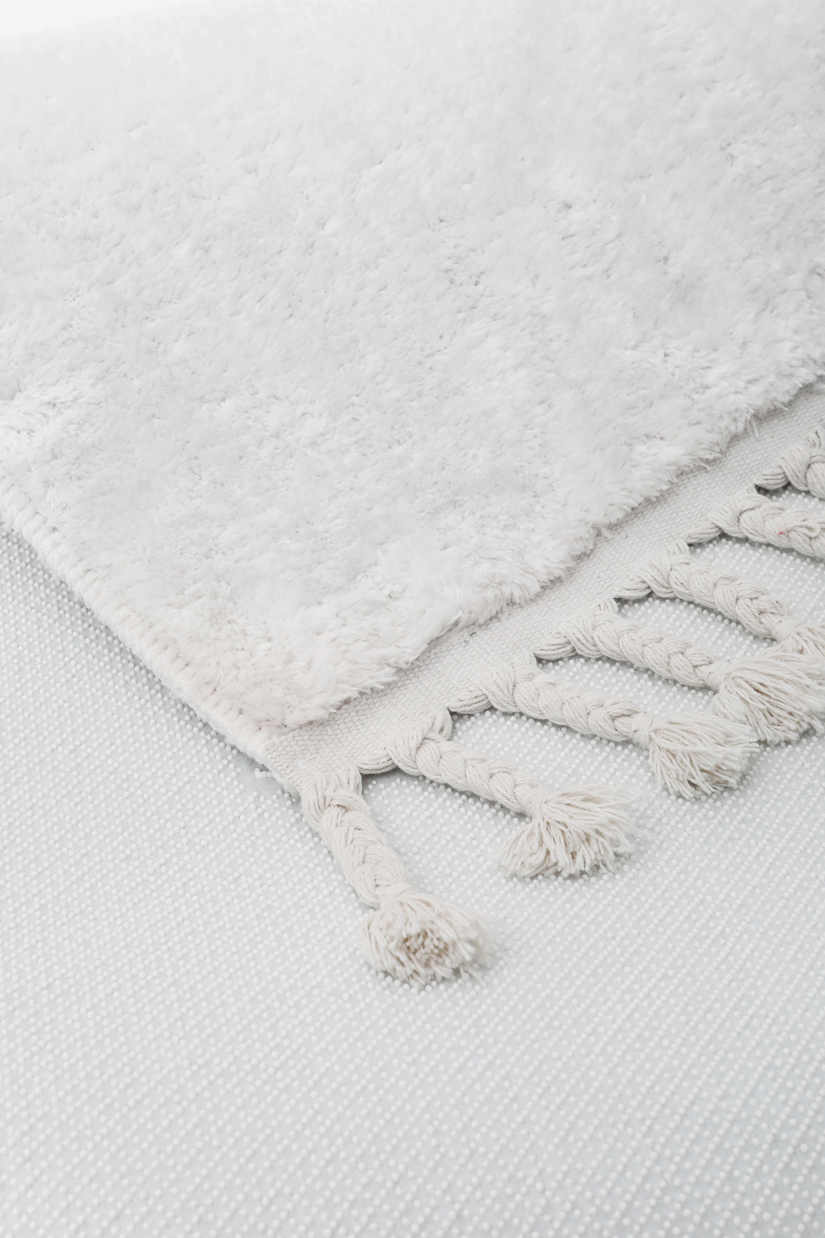 PELUŞ Saçaklı HALI BEYAZ RENK Silinebilir 60x400
