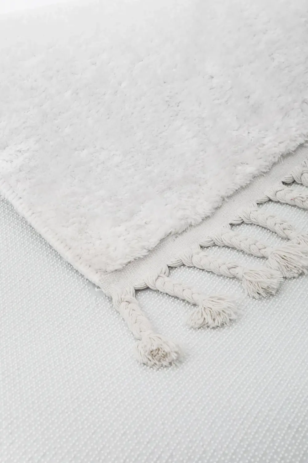 PELUŞ Saçaklı HALI BEYAZ RENK Silinebilir 80x200