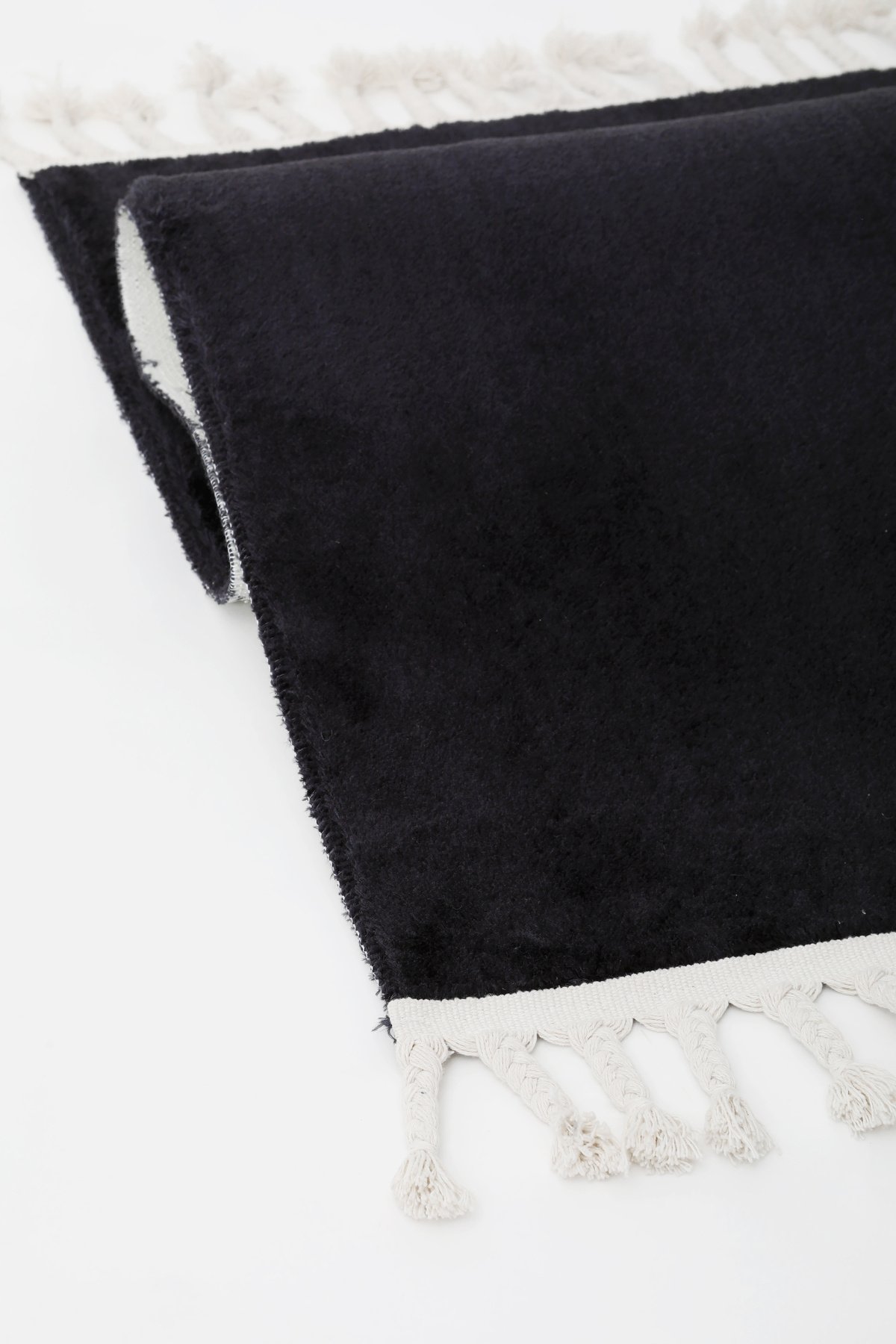 PELUŞ Saçaklı HALI SİYAH RENK Silinebilir 80x350