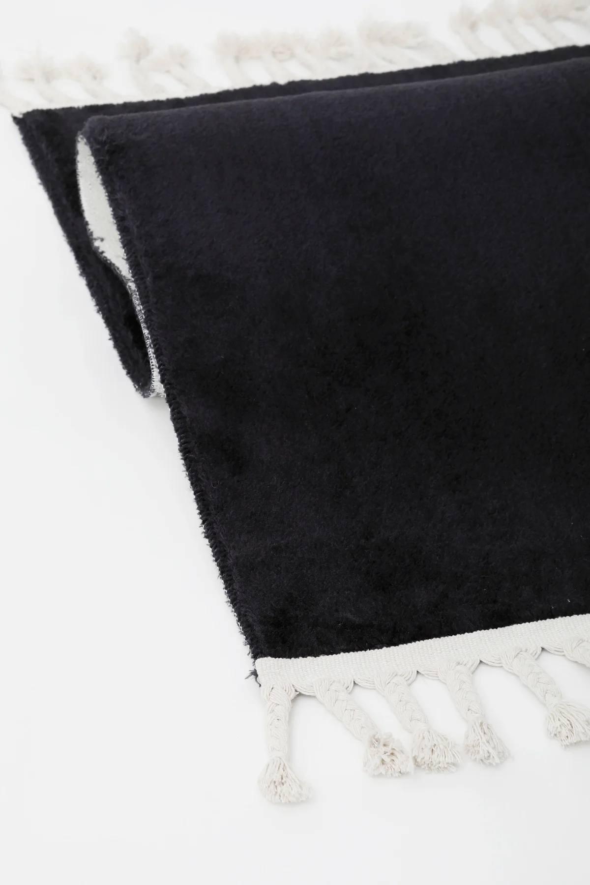 PELUŞ Saçaklı HALI SİYAH RENK Silinebilir 80x350 - Görsel 3