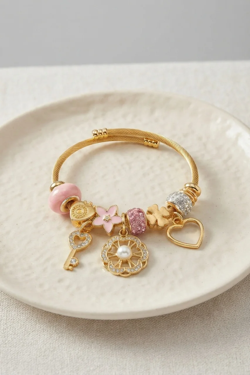 Pembe Charmlı Model Kadın Bileklik - Lisinya Diğer