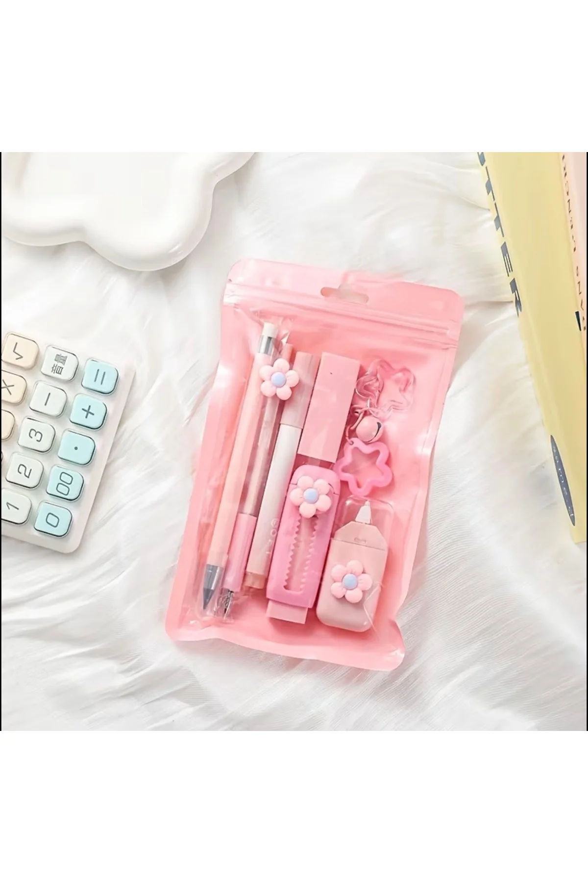 Pembe Çiçek Konseptli Okul ve Ofis Kırtasiye Seti (Kilitli Poşetli) Pembe Çiçek Konseptli Okul ve Ofis Kırtasiye Seti (Kilitli Poşetli)
