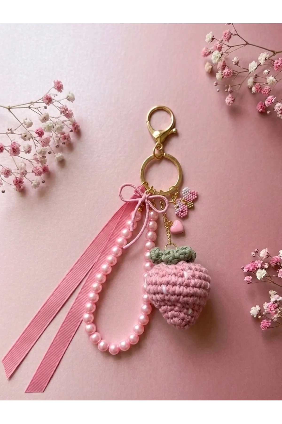 Pembe Çilek Çanta Aksesuarı Ve İncili Anahtarlık Amigurumi
